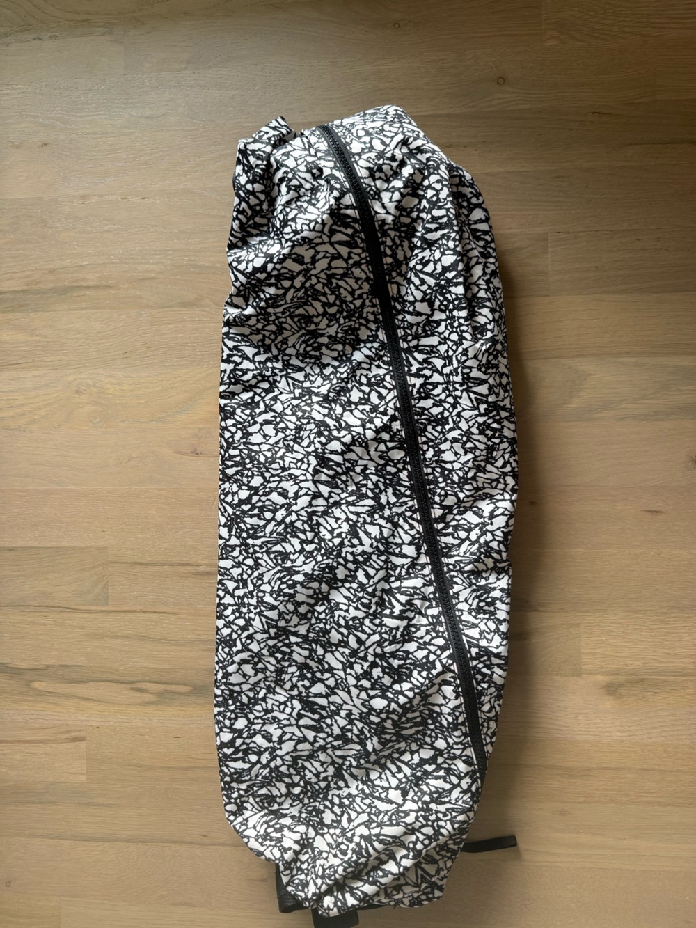 Lululemon adjustable yoga mat bag